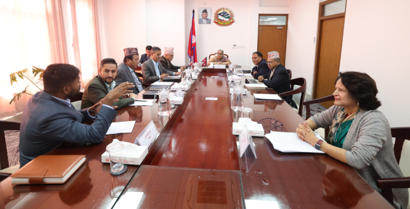 प्रधानमन्त्री कार्कीलाई झुक्याएका सचिव कर्णलाई खेदियो, सात सचिवको सरुवा