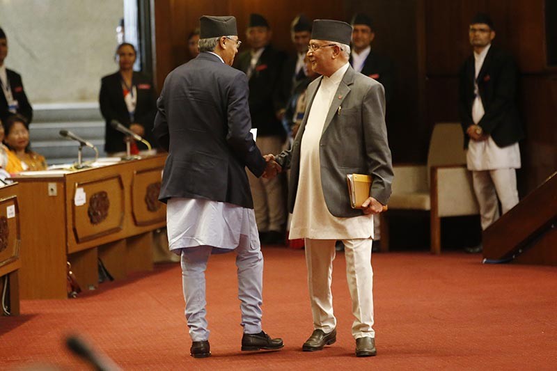 बैठकमा देउवा खुलेर बोलेनन्, खास कुरा किन खोलेनन् ? आफ्नै तालमा ओली