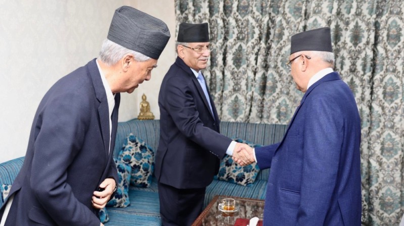 ओली शासनमा देउवा मौन, छटपटिएका प्रचण्डले झल्झली देखे वर्षदिने रमिता