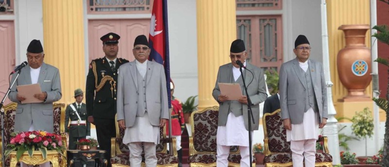 देशको ४५ औँ प्रधानमन्त्री ओलीले राष्ट्रपतिबाट लिए पद तथा गोपनीयताको शपथ