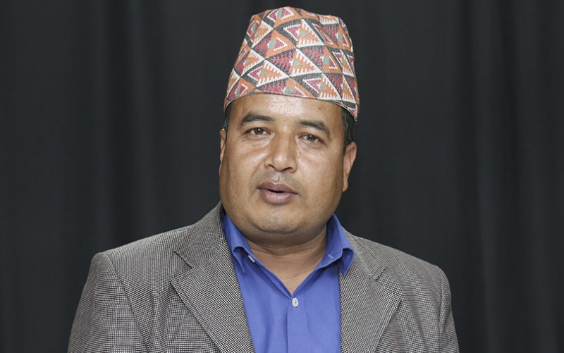 शोभामाथि पोखिएर अशोभनीय काम गरेका महेश बस्नेतलाई फेरि आईलाग्यो आपत्