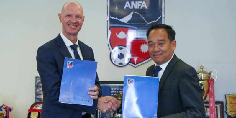 नेपाली राष्ट्रिय फुटबल टिमको मुख्य प्रशिक्षकमा अस्ट्रेलियाका म्याट रोस नियुक्त 