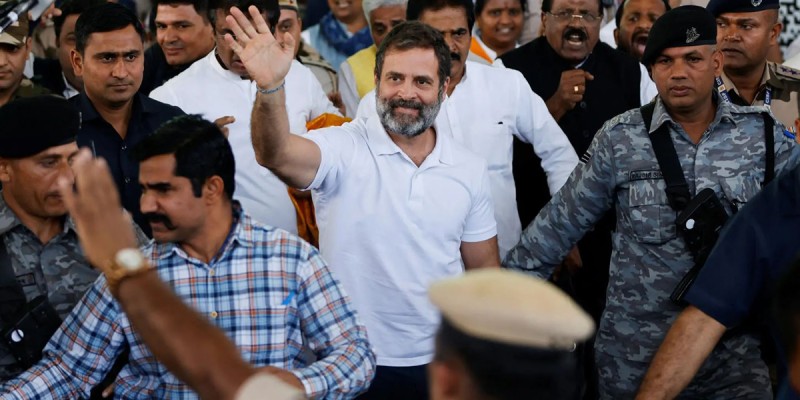 नयाँदिल्ली प्रहरीले राहुल गान्धी सहितका सांसदलाई किन समात्यो ?