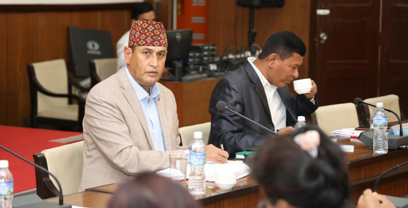 दोषी भए सभापति रामहरि र सचिव दुरा, समितिले यसरी रातभरमा चलायो छुरा