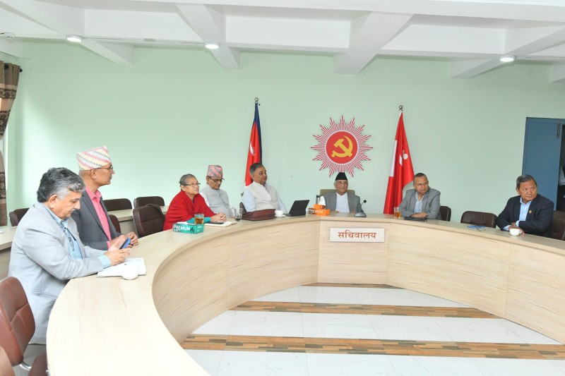 प्रधानमन्त्रीको पार्टीको सचिवालय बैठक, च्यासलमा के-के हुँदैछ ?