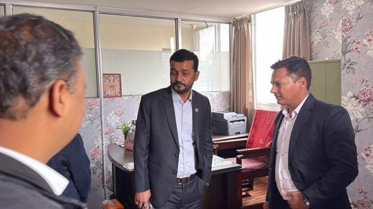 खानेपानी मन्त्री प्रदीप यादवले कता-कता हाने छड्के ? कहाँ भेटियो कैफियत ?