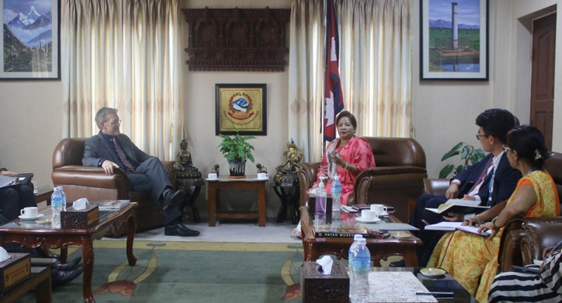 परराष्ट्रमन्त्री सँग अमेरिकी राजदुत डीन आर थम्सनले गरे भेटवार्ता