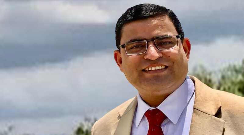 बरण्डामा हल्लिएर च्याँखे थाप्ने सहसचिव बालेन सरकारको ‘फेला’ परेपछि निथ्रुक्कै