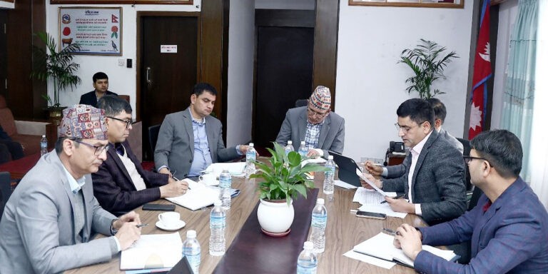 अर्थमन्त्रीलाई बजेट बनाउने चटारो, दुई मन्त्रीलाई डाकेर गरे छलफल 