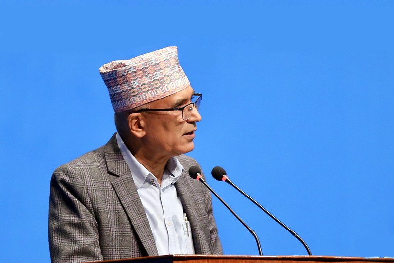 अर्थमन्त्रीलाई सोडा हाल्दै विष्णु पौडेलले हाने छेड