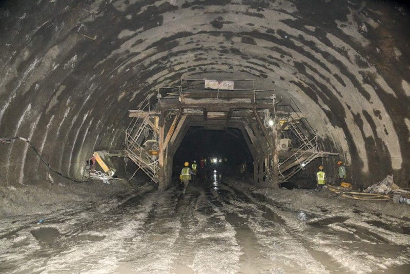 द्रुतमार्गको लेनडाँडा सुरुङको ‘ब्रेक थ्रु’