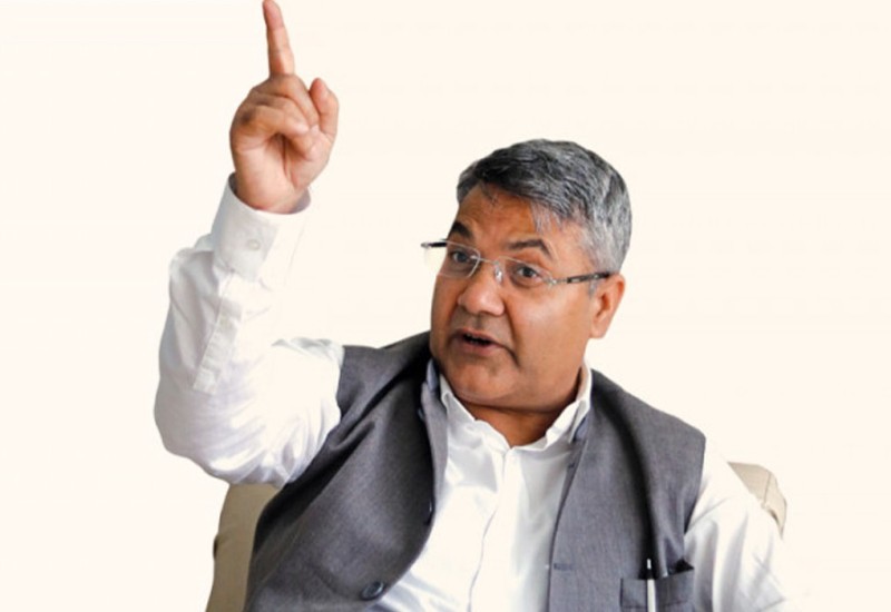 फुटेको हाँडी जोड्न खुट्टा उचाल्नेलाई गोकुल बाँस्कोटाले हाने अगुल्टो 