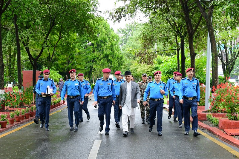 गृहमन्त्री अर्यालले प्रहरी प्रधान कार्यालय पुगेर दिए यस्तो निर्देशन
