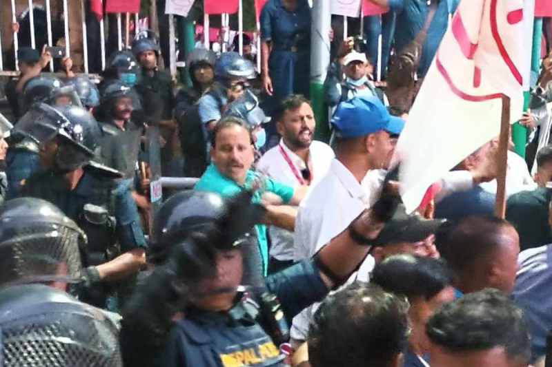 हिमानीको दीप प्रज्ज्वलनमा वाइसिएलको नाराबाजी