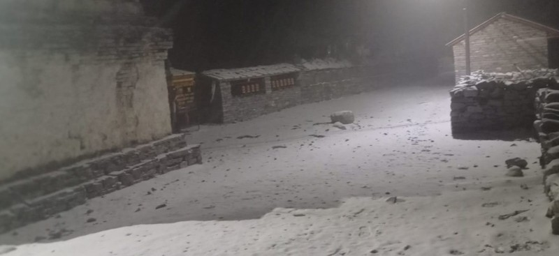 गोरखाको सामागाउँलगायत क्षेत्रमा हिउँ पर्यो, जनजीवन अस्तव्यस्त