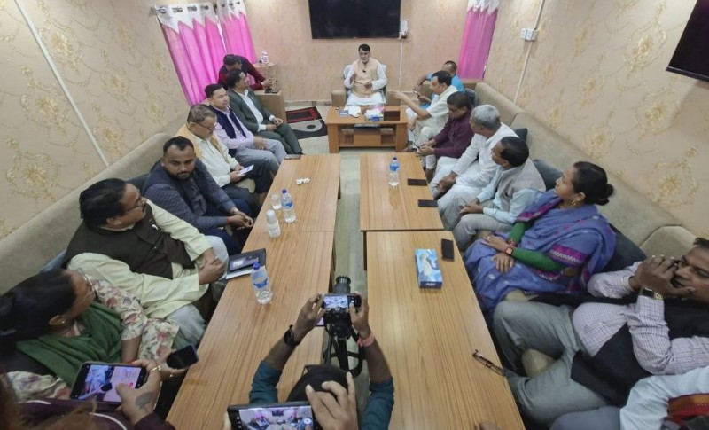 चोरबाटो बाट सरोजलाई मुख्यमन्त्रीमा नियुक्त गरिएपछि सात दल छलफलमा