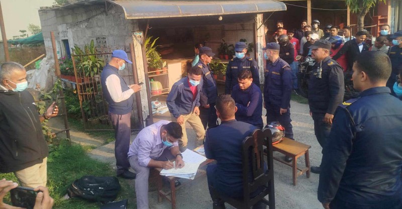 पोखरा महानगरपालिकाका कर्मचारी २५ हजार नगद सहित च्याप्पै समातिए