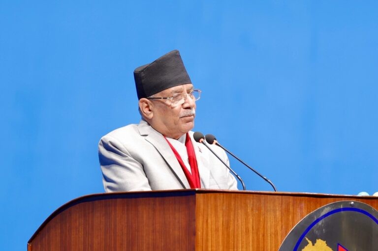 शिक्षकका पक्षमा प्रचण्ड सदनमै कुर्लिए