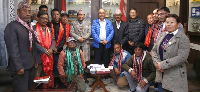 देशव्यापी रुपमा माओवादी प्रवेशको लहर छाएको भन्दै प्रचण्डले क-कसलाई भित्र्याए ?