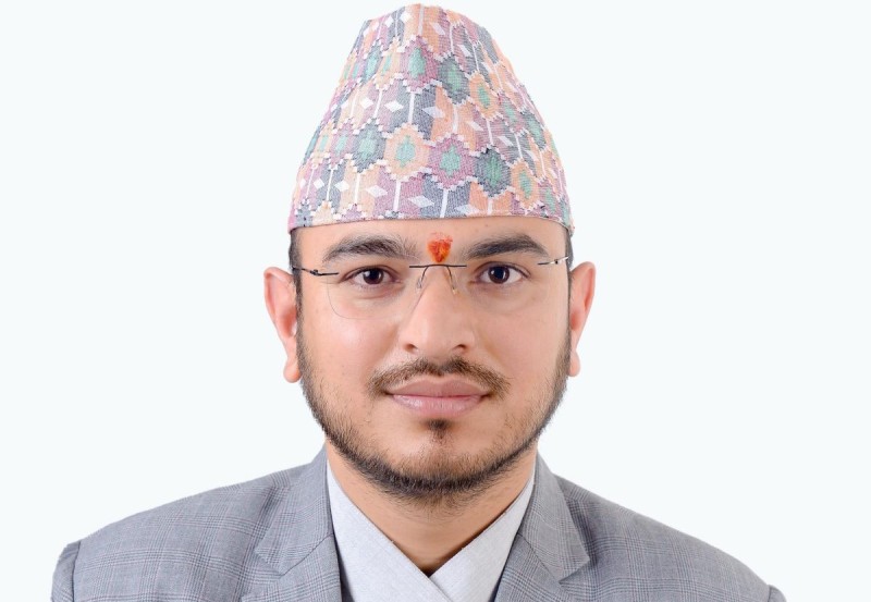 नगर्नु पर्ने काम गरे बीमाको अध्यक्ष बनेका ओझाको बाँधियो हातखुट्टा