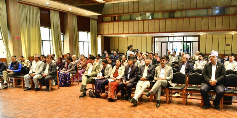 प्रधानमन्त्रीको पार्टीको संसदीय दलको बैठक डाकियो