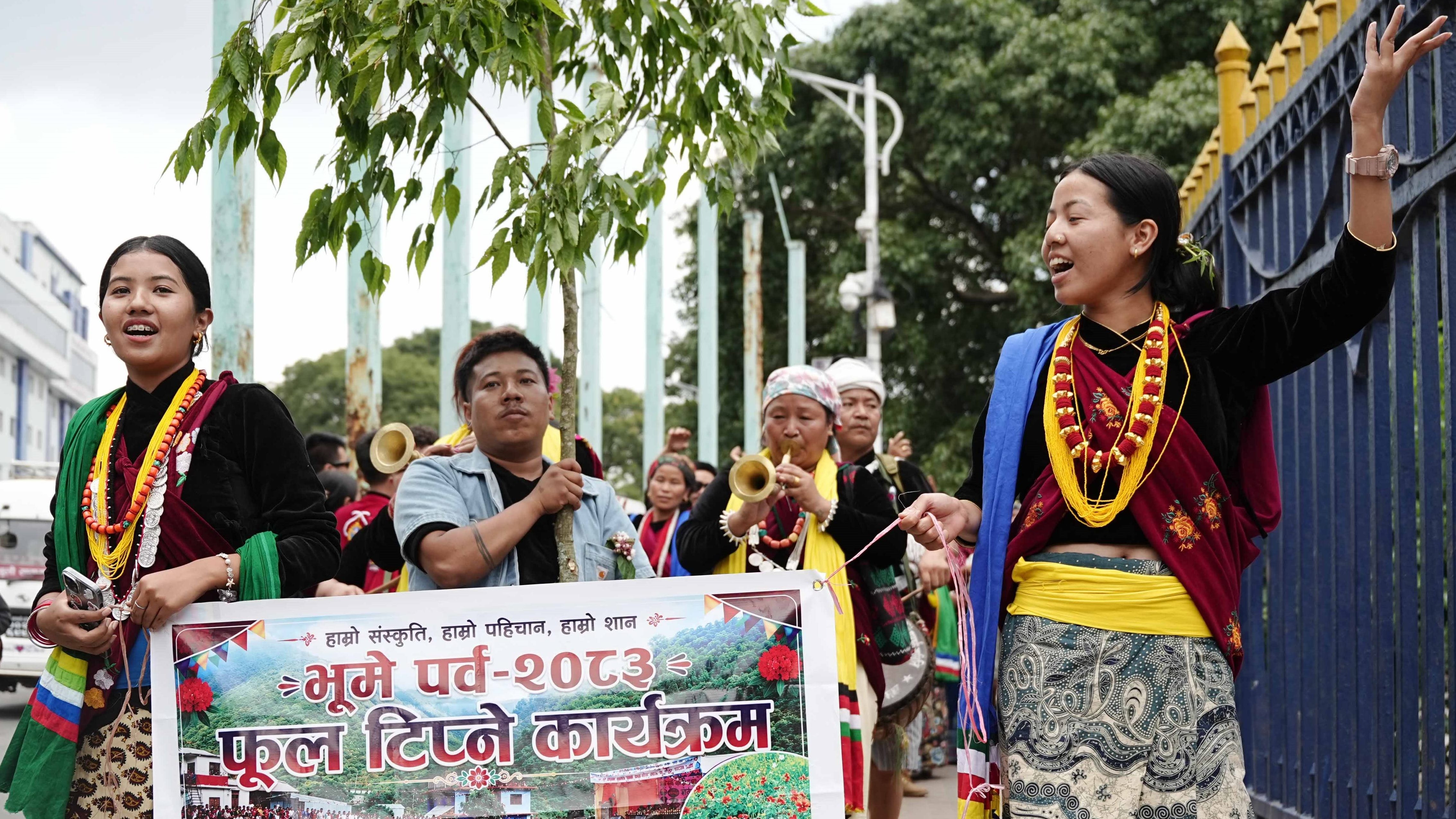 मगर समुदायले धुमधामले मनाए भूमे पर्व 